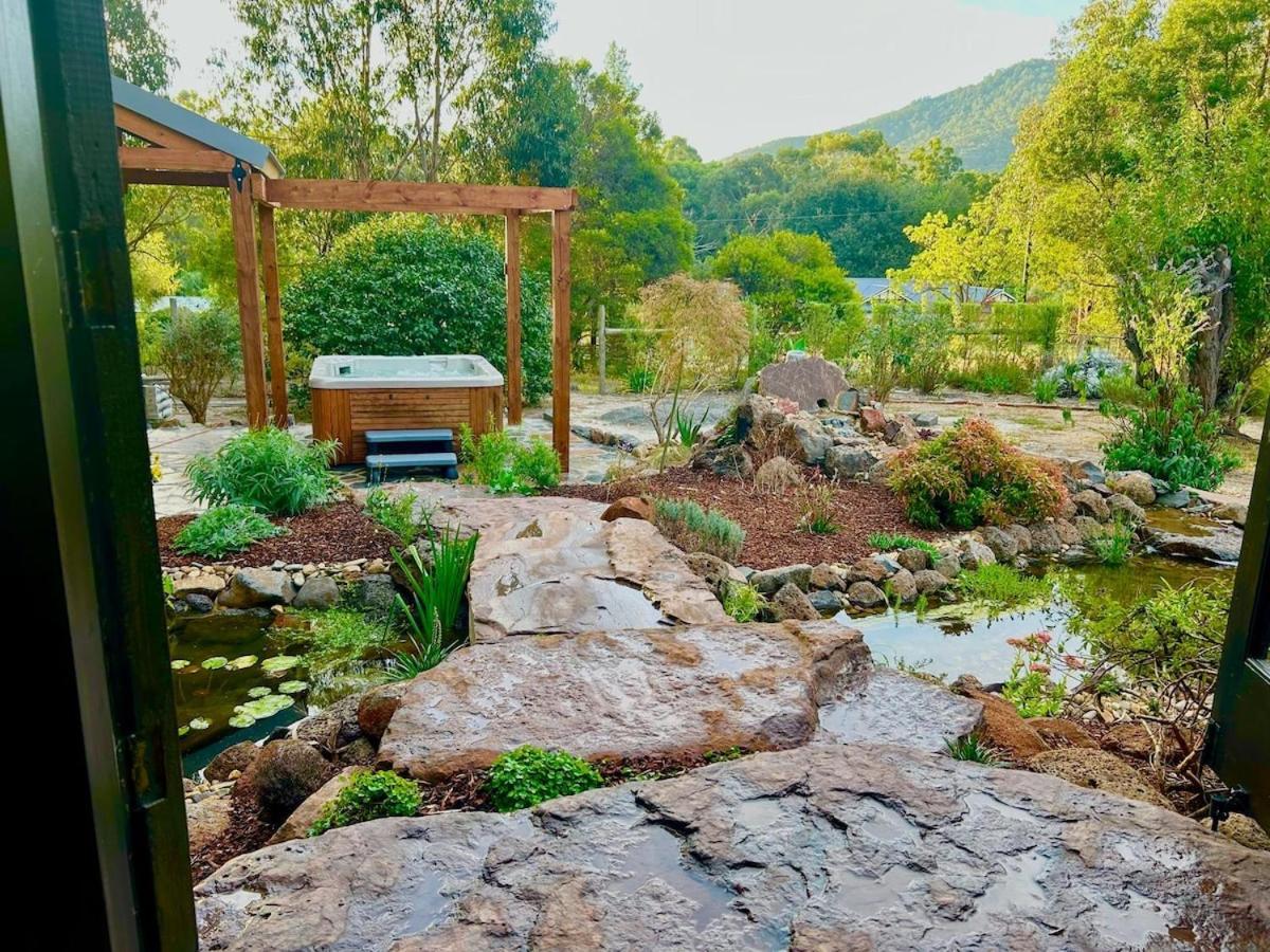 The Temple - Country Farm Retreat Villa Launching Place Bagian luar foto