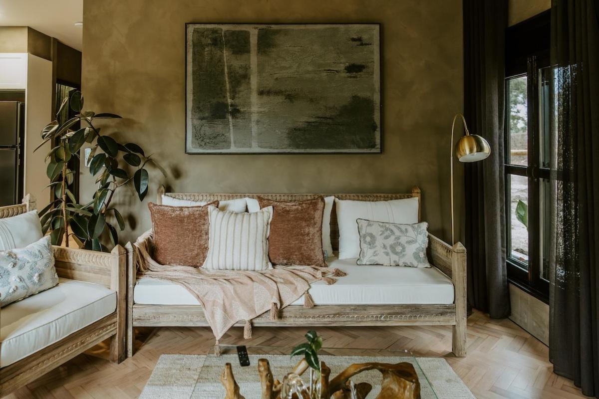 The Temple - Country Farm Retreat Villa Launching Place Bagian luar foto