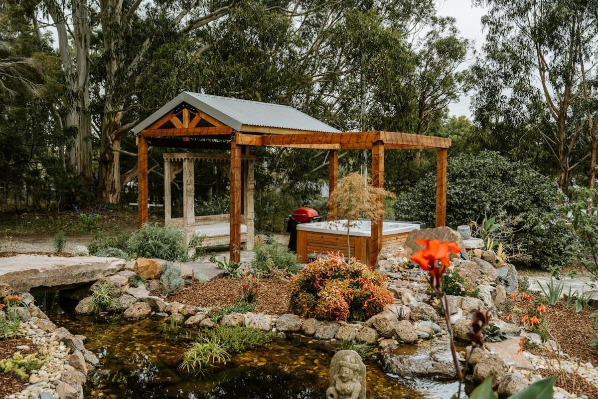 The Temple - Country Farm Retreat Villa Launching Place Bagian luar foto
