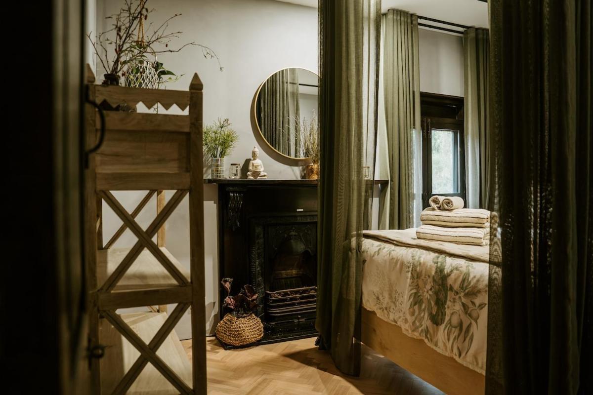 The Temple - Country Farm Retreat Villa Launching Place Bagian luar foto