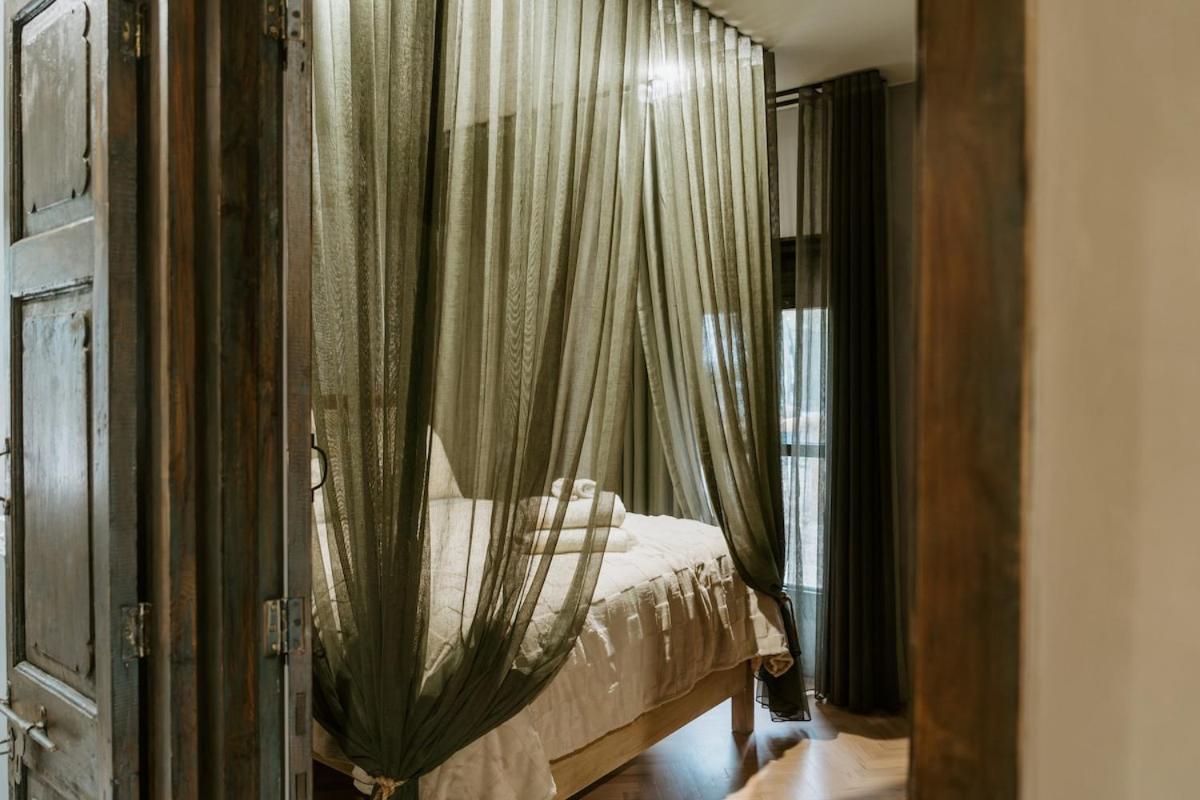 The Temple - Country Farm Retreat Villa Launching Place Bagian luar foto